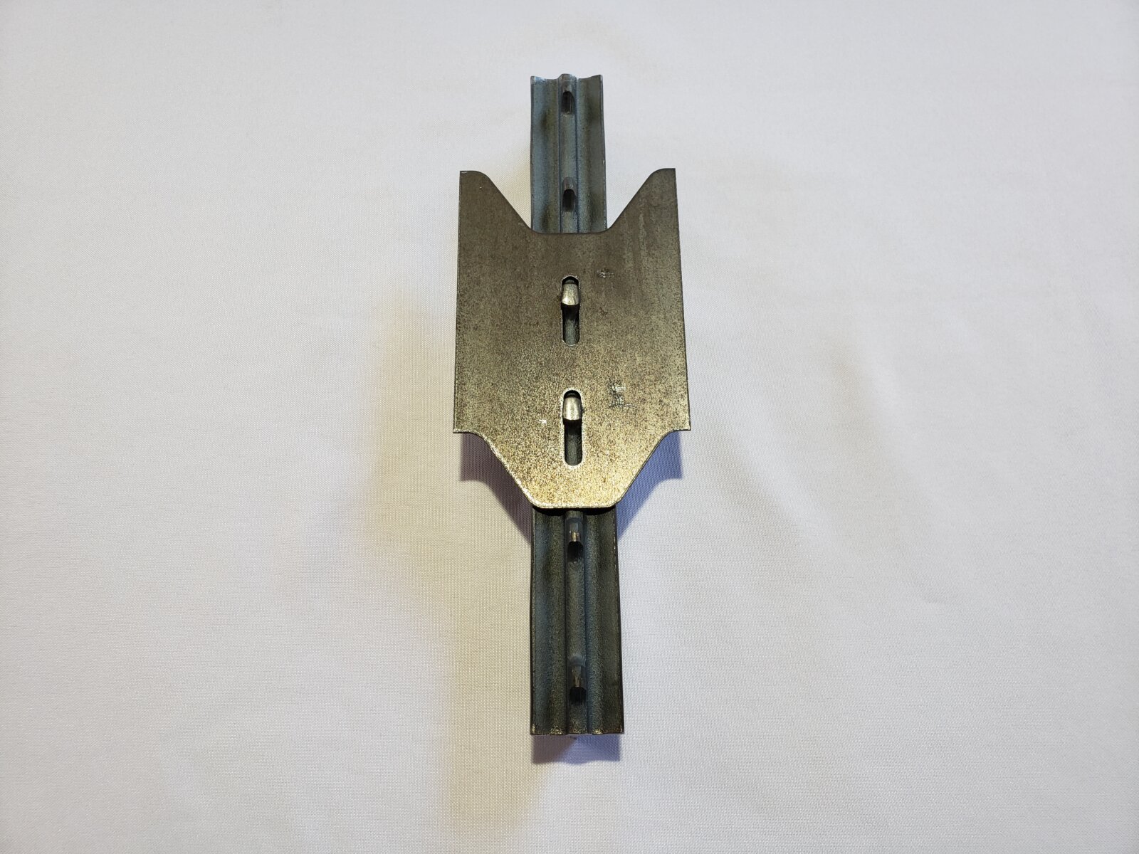 T-Posts – In Line Stakes, Heavy - Image 8